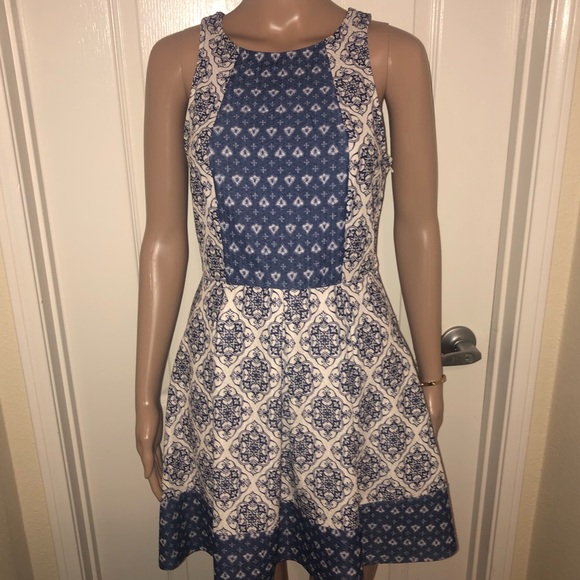 👇🏻$Reduced to lowest price. Super cute blue paisley pattern dress size M - Picture 3 of 10